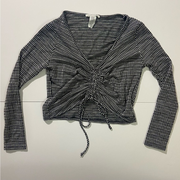 Black and white cropped long sleeve size M - Picture 1 of 5